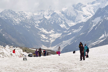 Taxi Service in Manali